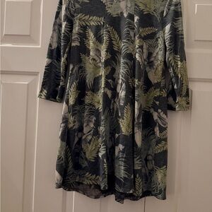 Le Lis Olive and grey Leaf Print Tunic